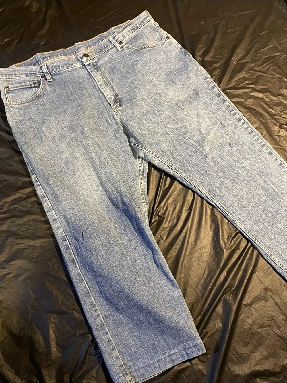 Wrangler Mens Relaxed Fit Light Wash Denim Jeans 40x29